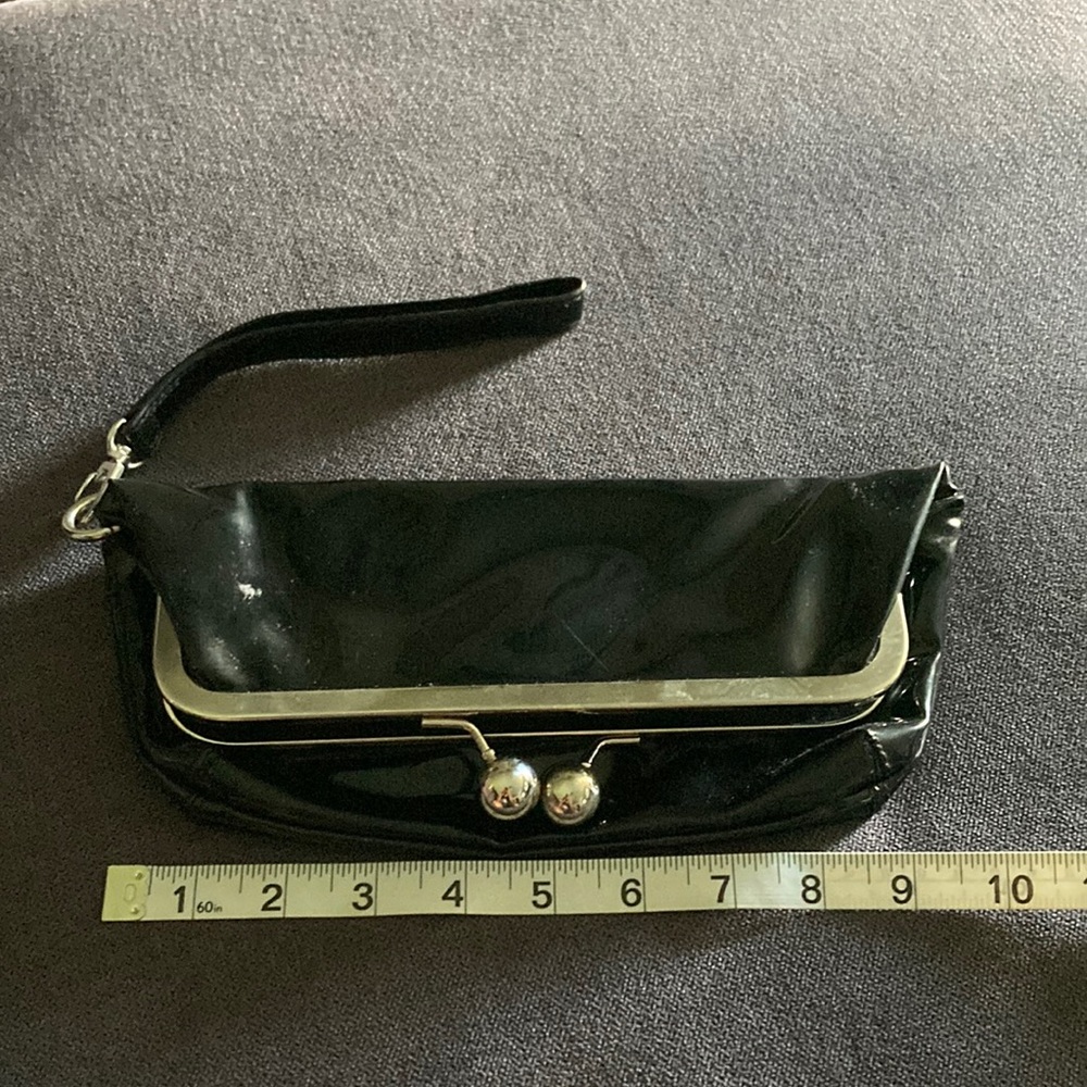 Black clutch
